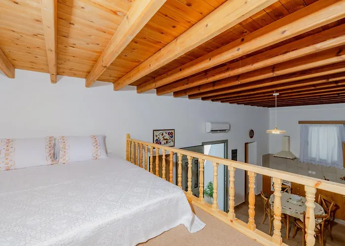 Ikia Damianou Traditional House * Archangelos (Rhodes)